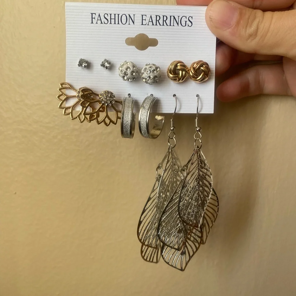 NEW fashion earrings set